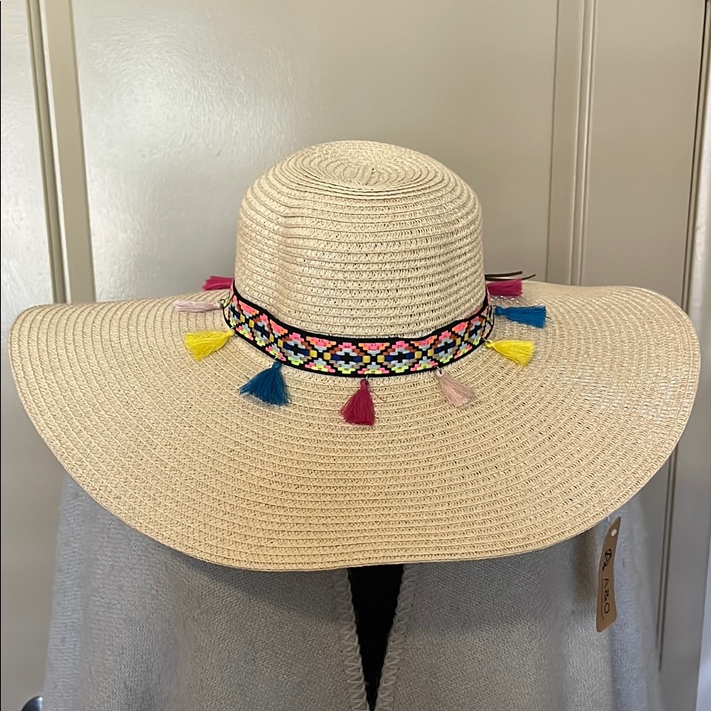 NWT Colorful Tassel boho Floppy Sun Hat